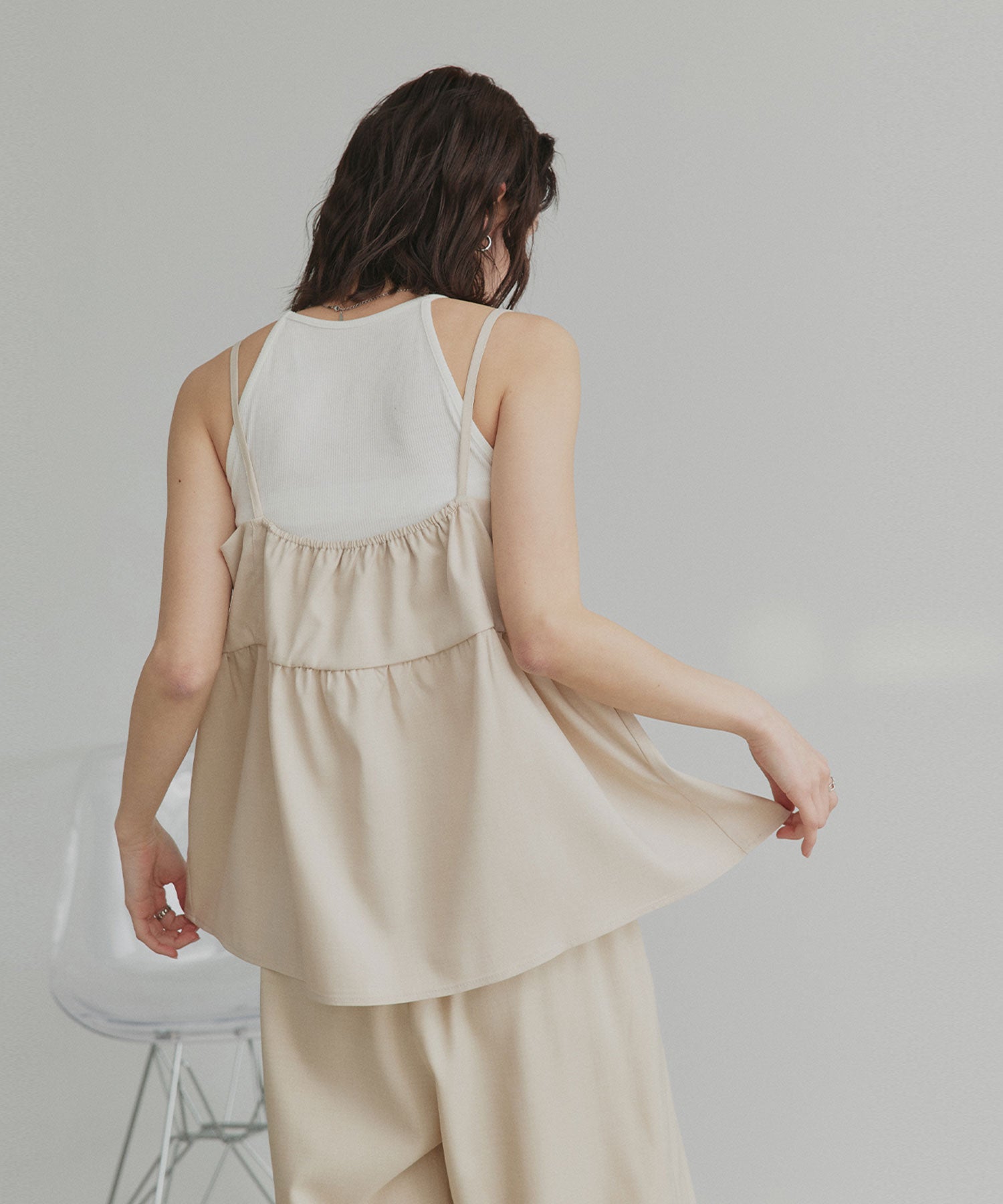 アドティエ ad thie ペプラムキャミソール ロングパンツ セットアップ （ダークグレー） ダークグレー