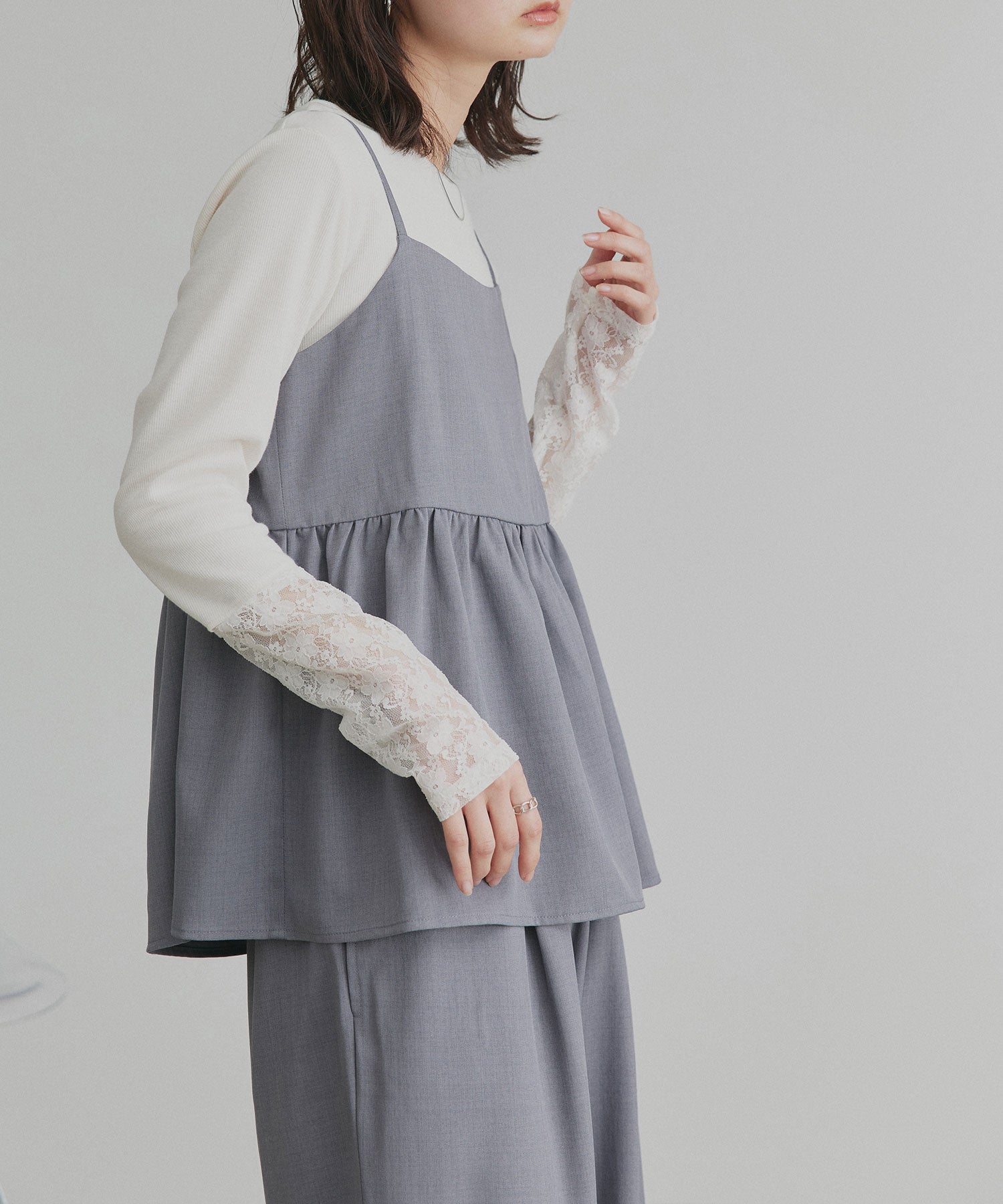 アドティエ ad thie ペプラムキャミソール ロングパンツ セットアップ （ダークグレー） ダークグレー