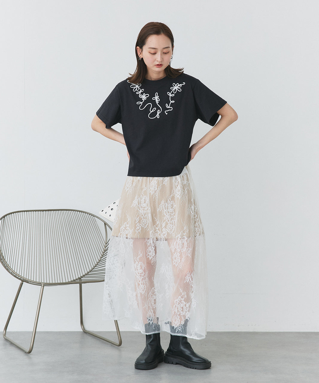 アドティエ ad thie 【2025SS新作】フラワーモチーフコード刺繍Tシャツ （オフホワイト） オフホワイト