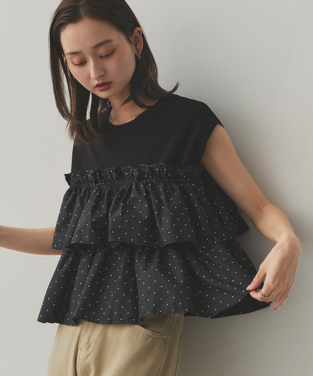 アドティエ ad thie 【2025AW新作】ポルカドットティアードフリルトップス （ブラック） ブラック