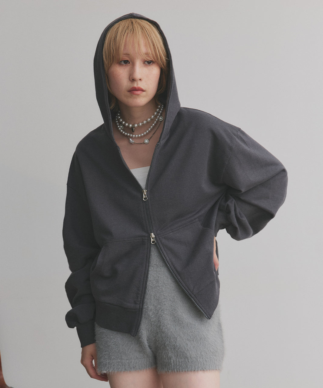 アドティエ ad thie 【2025AW新作】ダブルジップスウェットパーカー （チャコール） チャコール