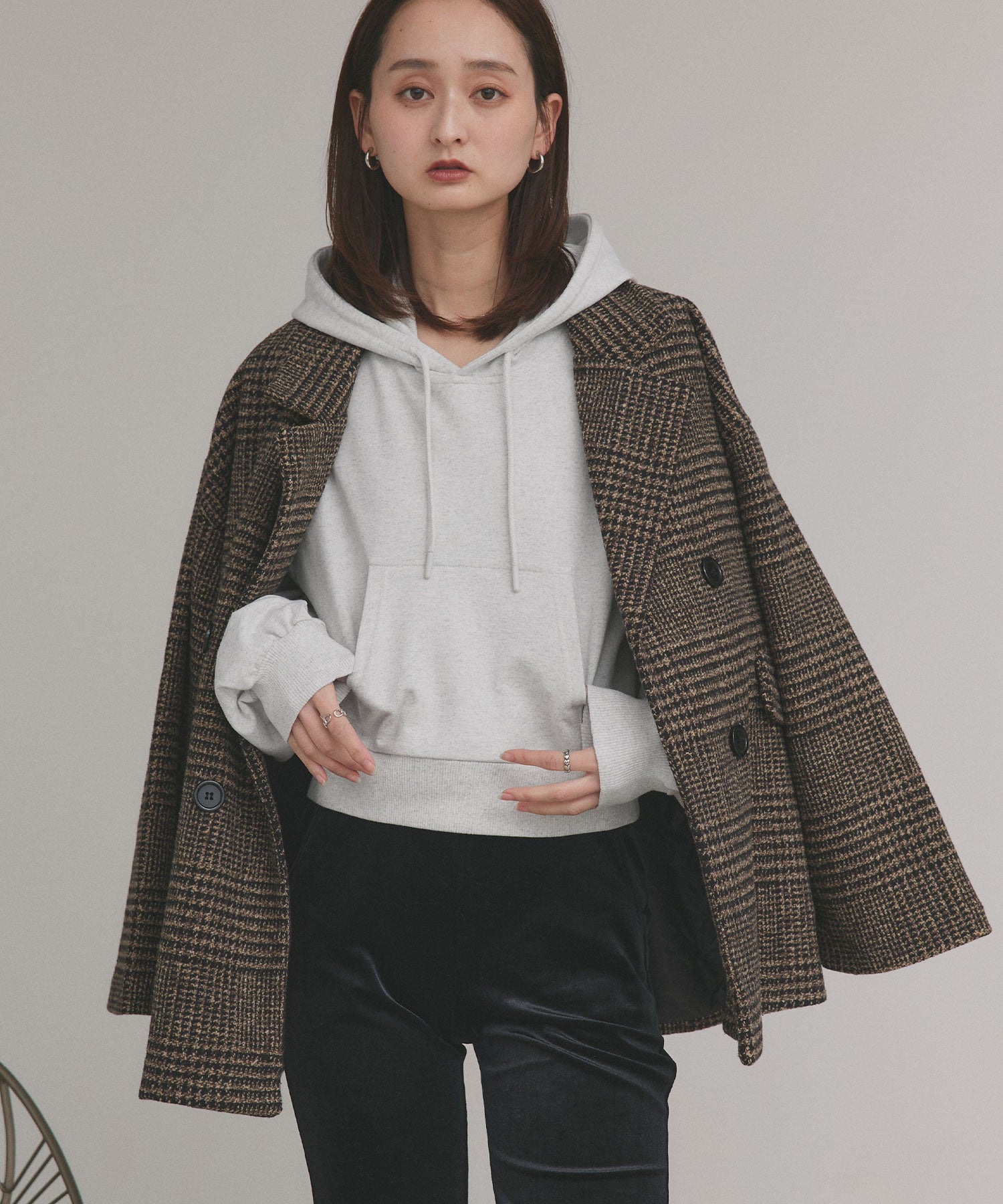 アドティエ ad thie 【2025AW新作】ショート丈スウェットフーディーパーカー （モクグレー） モクグレー