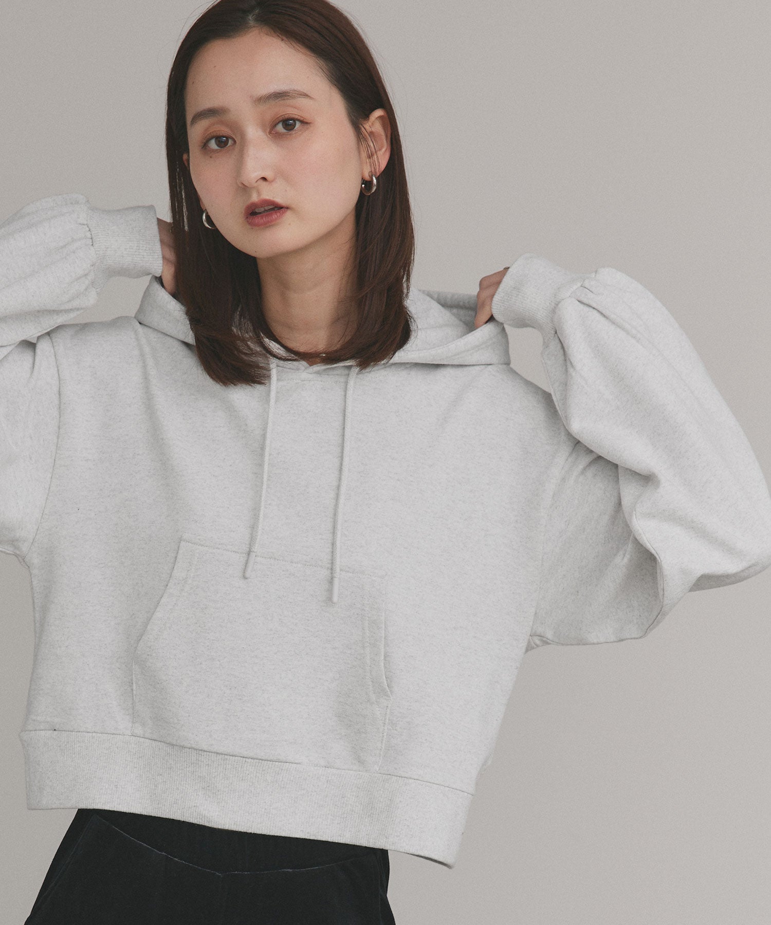 アドティエ ad thie 【2025AW新作】ショート丈スウェットフーディーパーカー （モクグレー） モクグレー