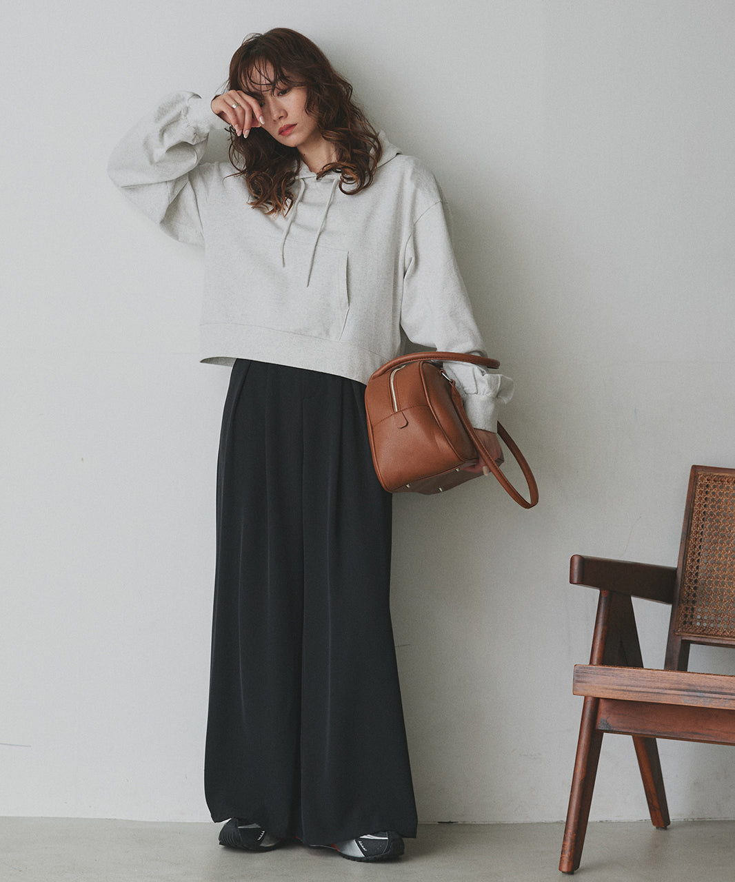 アドティエ ad thie 【2025AW新作】ショート丈スウェットフーディーパーカー （モクグレー） モクグレー