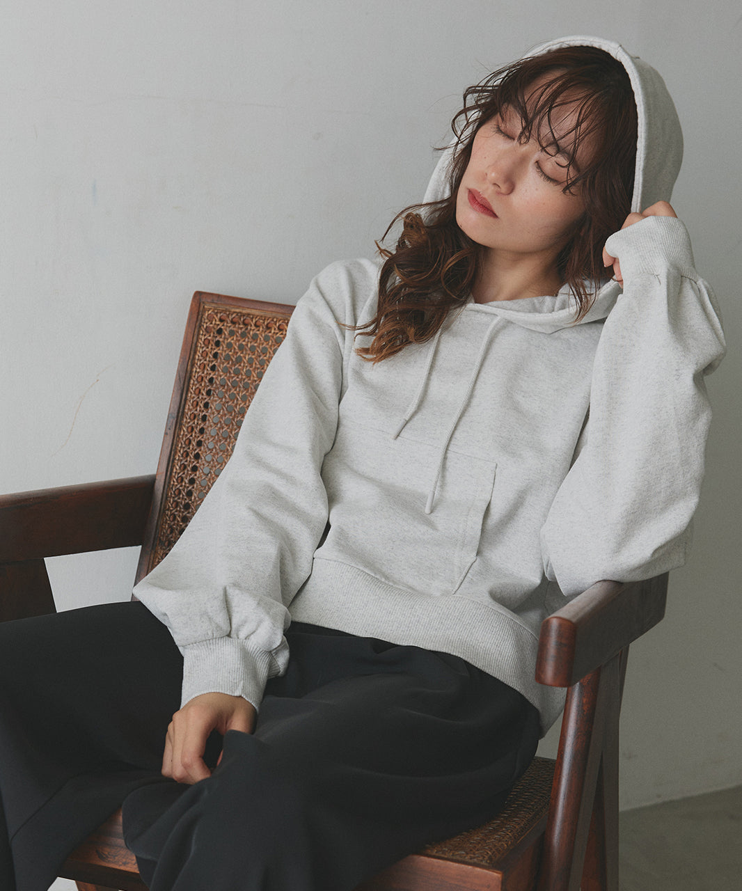 アドティエ ad thie 【2025AW新作】ショート丈スウェットフーディーパーカー （モクグレー） モクグレー