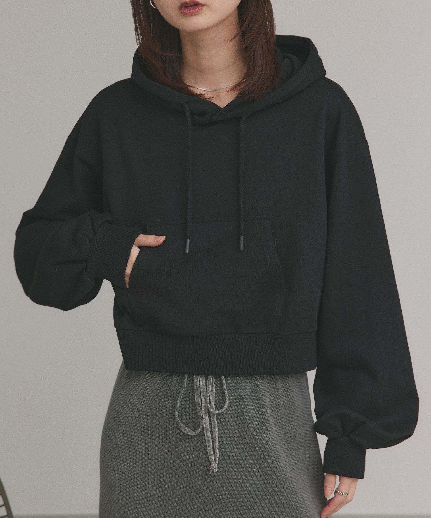 アドティエ ad thie 【2025AW新作】ショート丈スウェットフーディーパーカー （モクグレー） モクグレー