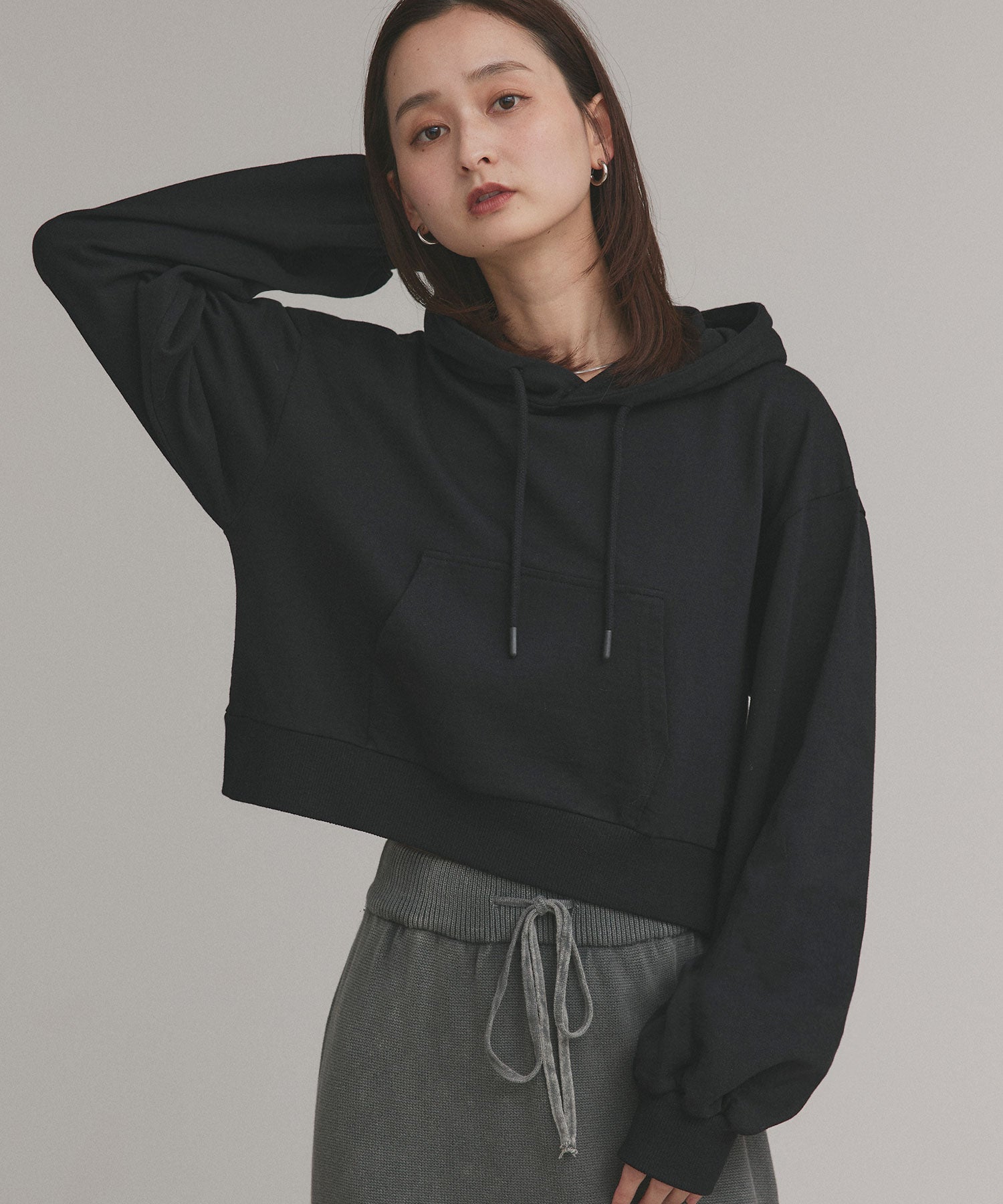 アドティエ ad thie 【2025AW新作】ショート丈スウェットフーディーパーカー （モクグレー） モクグレー