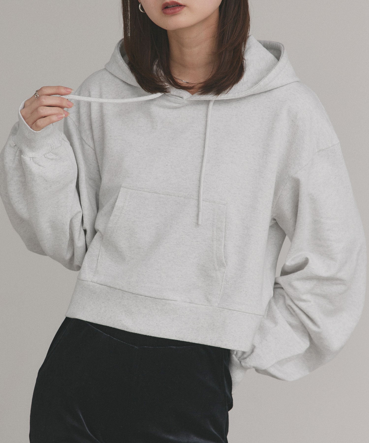 アドティエ ad thie 【2025AW新作】ショート丈スウェットフーディーパーカー （オートミール） オートミール