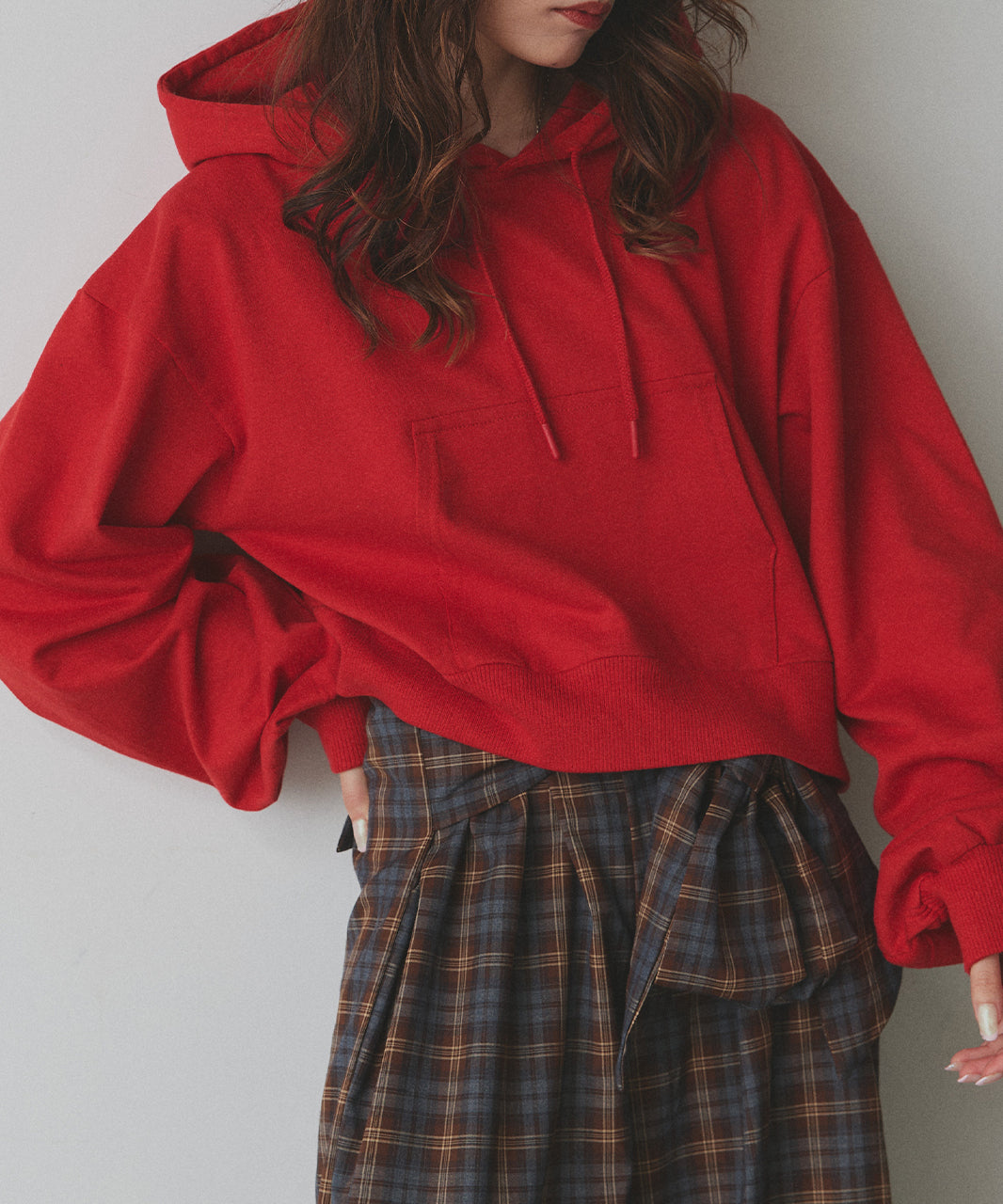 アドティエ ad thie 【2025AW新作】ショート丈スウェットフーディーパーカー （レッド） レッド
