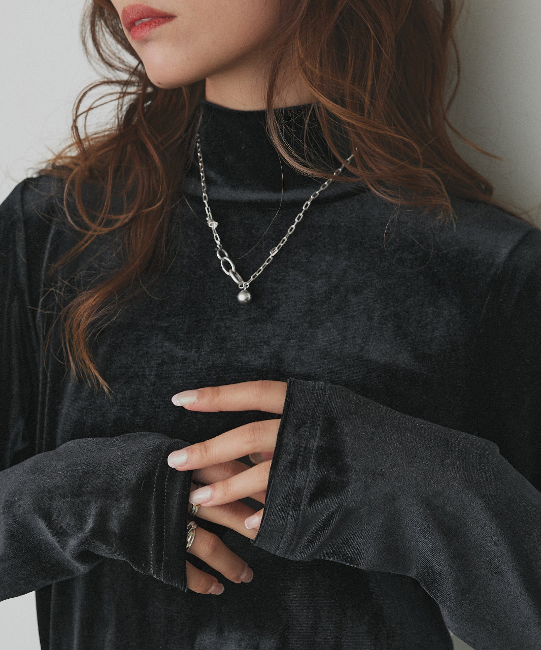 アドティエ ad thie 【2025AW新作】ベロアハイネックトップス （オフホワイト） オフホワイト