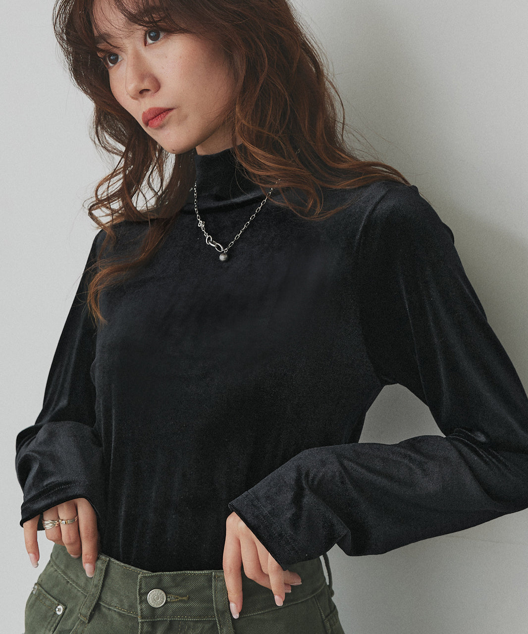 アドティエ ad thie 【2025AW新作】ベロアハイネックトップス （オフホワイト） オフホワイト