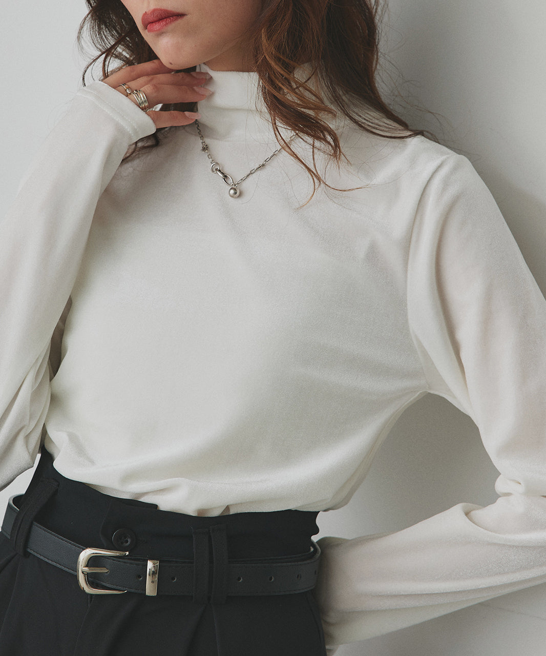 アドティエ ad thie 【2025AW新作】ベロアハイネックトップス （オフホワイト） オフホワイト