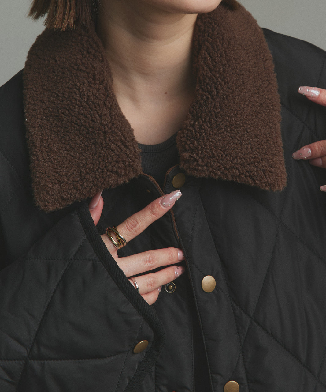 アドティエ ad thie 【2025AW新作】バイカラーパデットキルトブルゾン （カーキ） カーキ