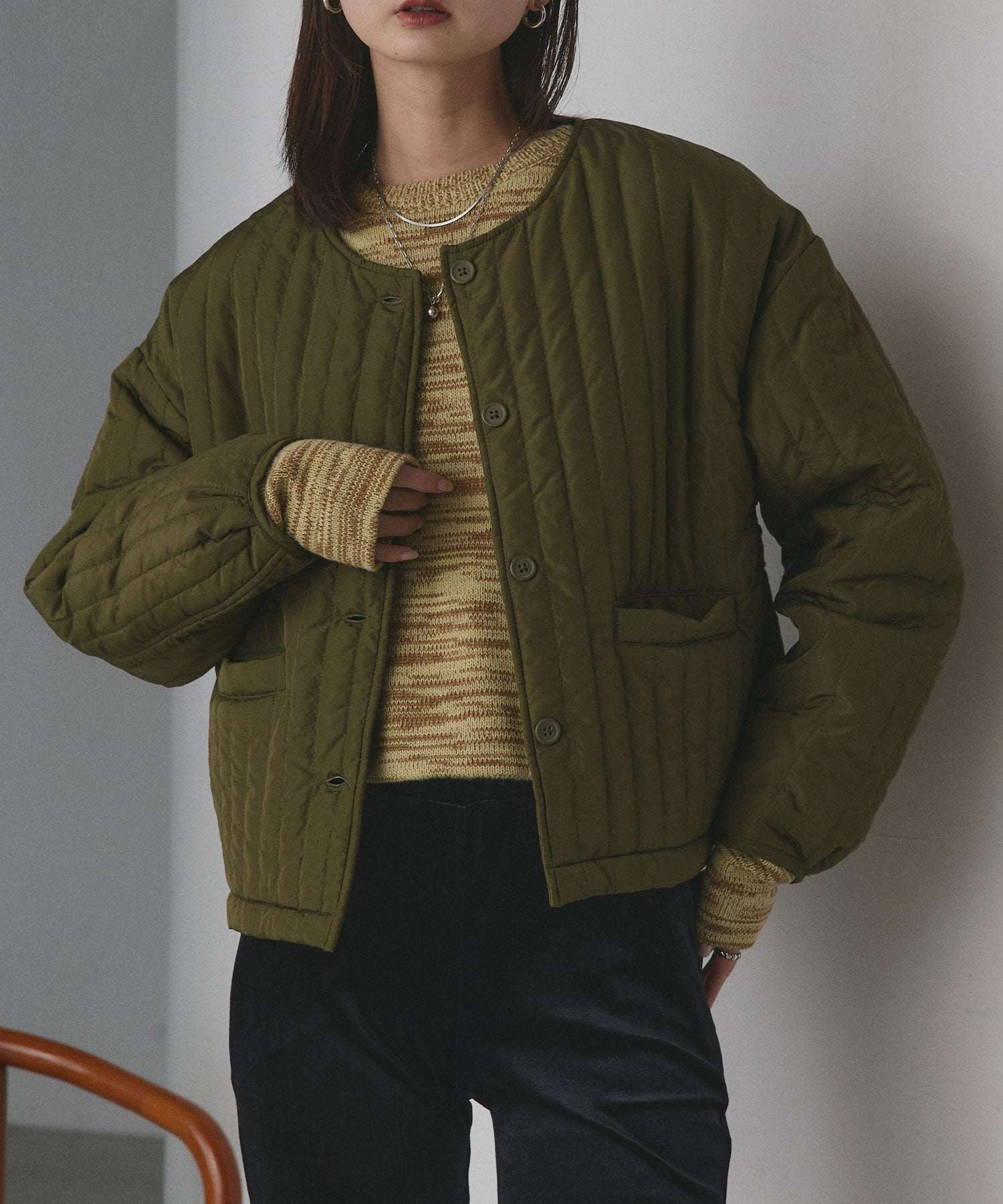 アドティエ ad thie 【2025AW新作】ストライプキルティングノーカラーブルゾン （カーキ） カーキ