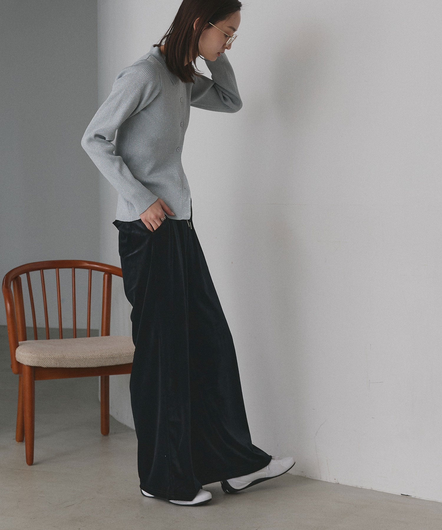 アドティエ ad thie 【2025AW新作】ベロアイージーロングパンツ （ダークブラウン） ダークブラウン