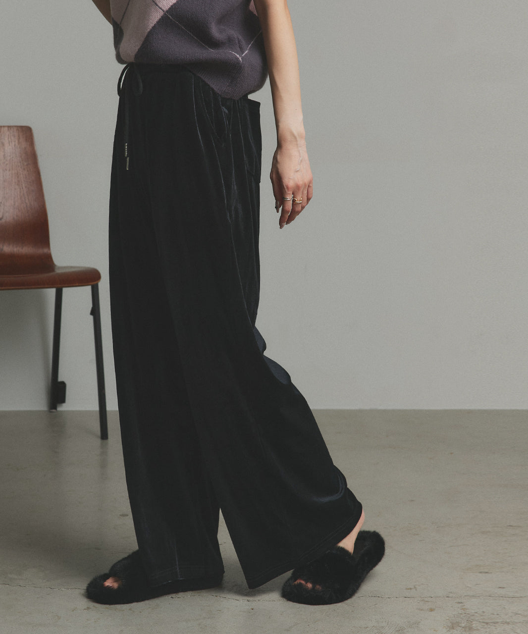 アドティエ ad thie 【2025AW新作】ベロアイージーロングパンツ （ダークブラウン） ダークブラウン