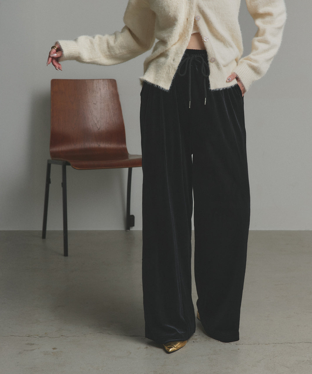 アドティエ ad thie 【2025AW新作】ベロアイージーロングパンツ （ダークブラウン） ダークブラウン