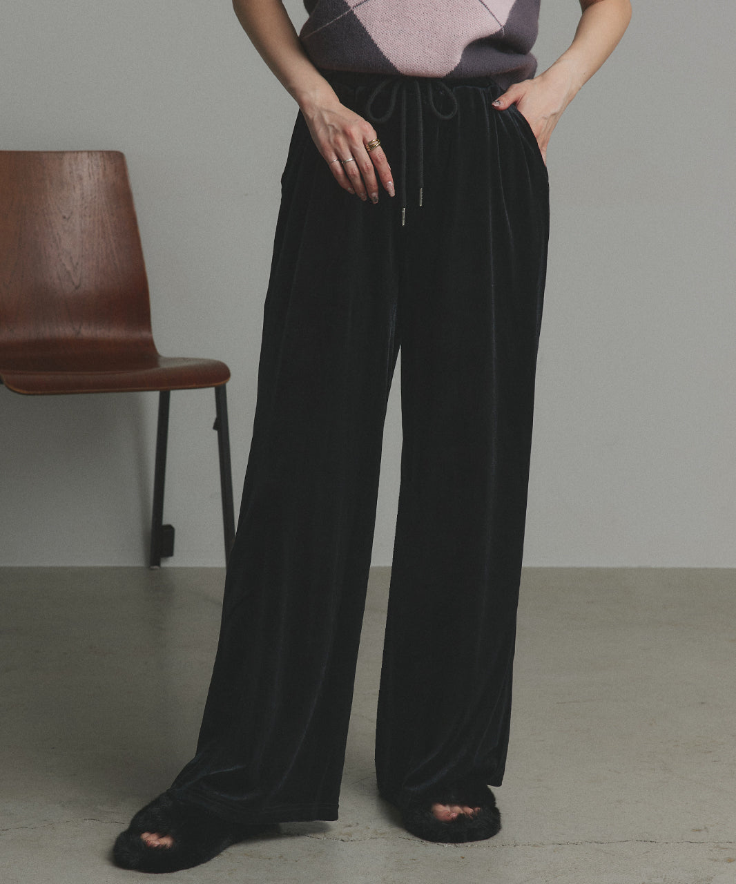 アドティエ ad thie 【2025AW新作】ベロアイージーロングパンツ （ダークブラウン） ダークブラウン