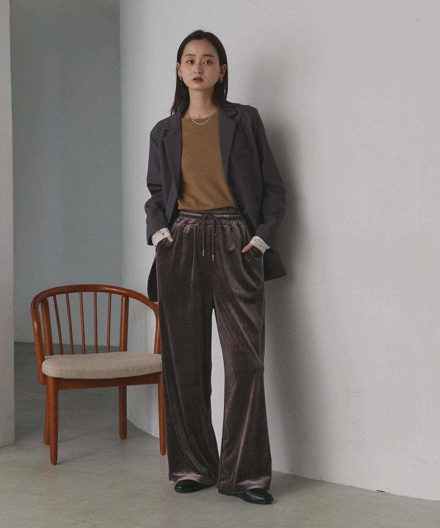 アドティエ ad thie 【2025AW新作】ベロアイージーロングパンツ （ダークブラウン） ダークブラウン