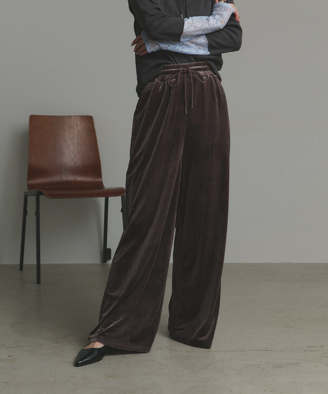 アドティエ ad thie 【2025AW新作】ベロアイージーロングパンツ （ダークブラウン） ダークブラウン