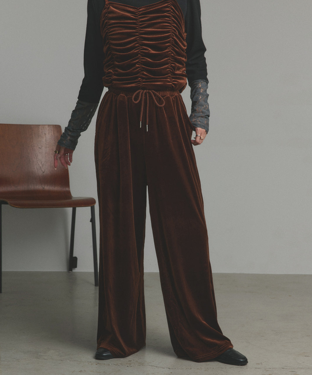 アドティエ ad thie 【2025AW新作】ベロアイージーロングパンツ （ダークブラウン） ダークブラウン