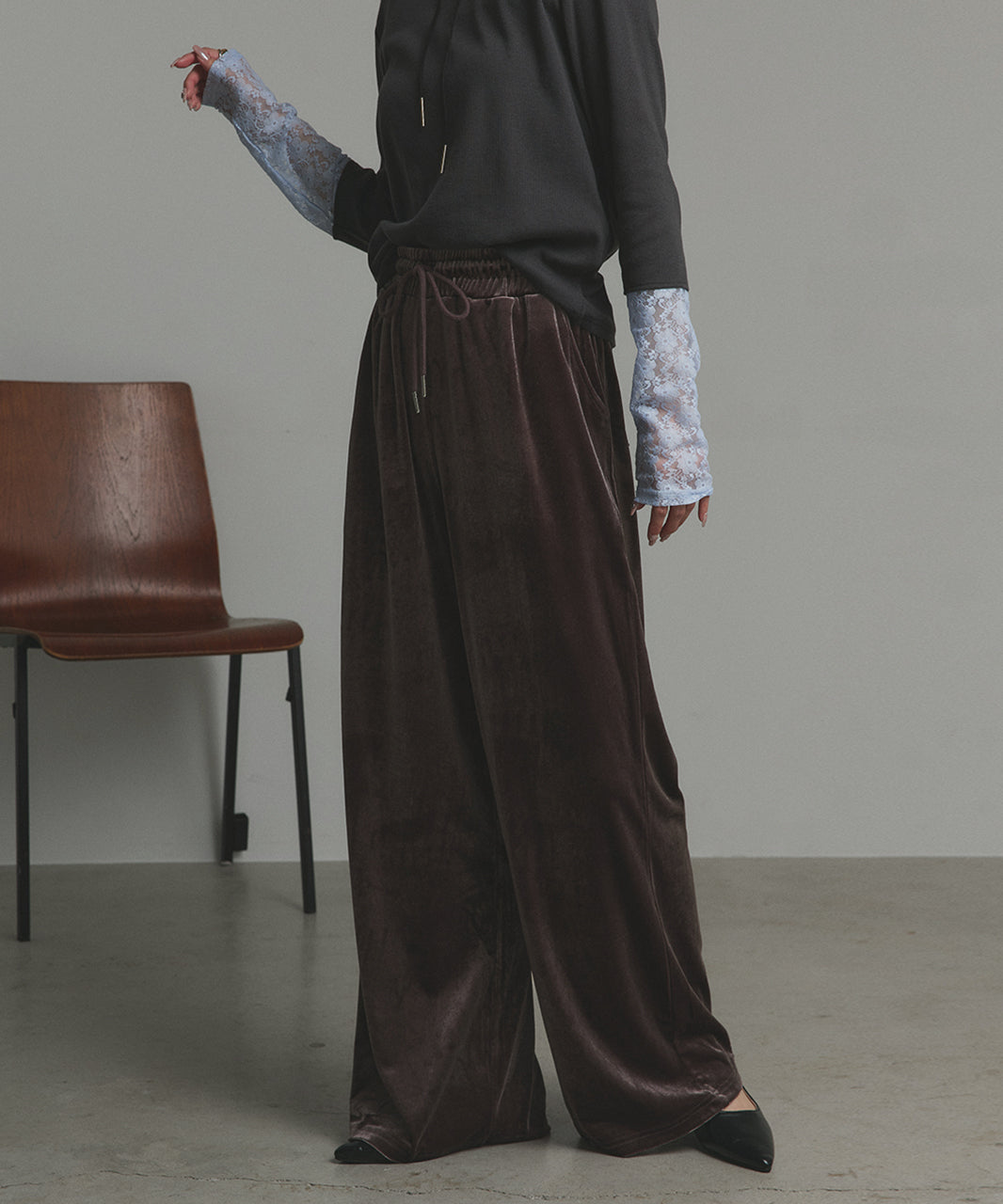 アドティエ ad thie 【2025AW新作】ベロアイージーロングパンツ （ダークブラウン） ダークブラウン
