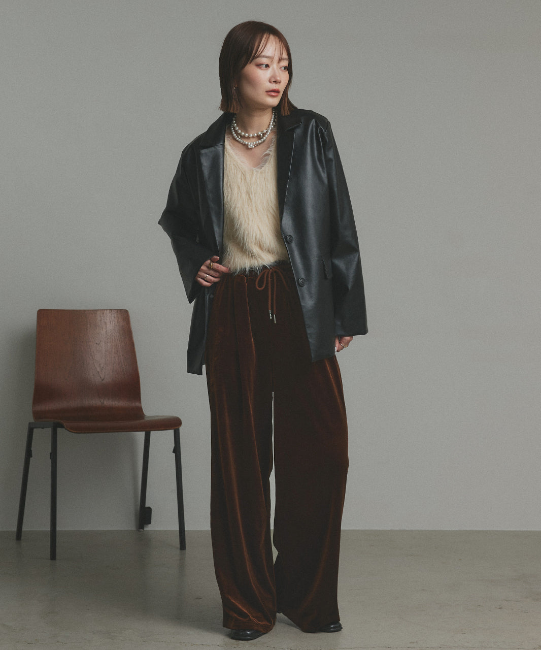 アドティエ ad thie 【2025AW新作】ベロアイージーロングパンツ （ダークブラウン） ダークブラウン