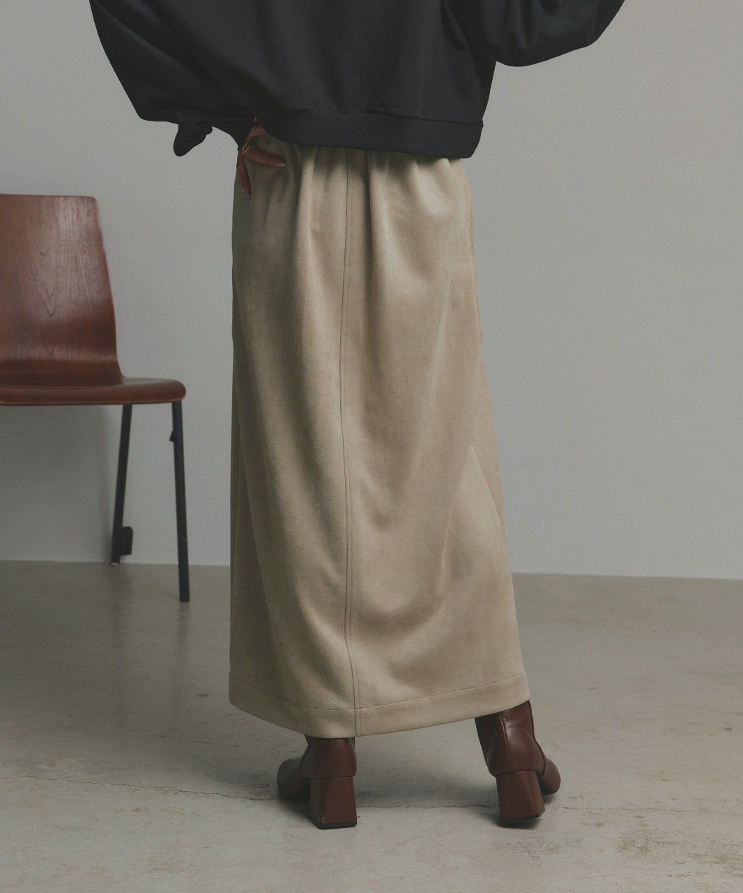 アドティエ ad thie 【2025AW新作】スエードラップスカート （キャメル） キャメル