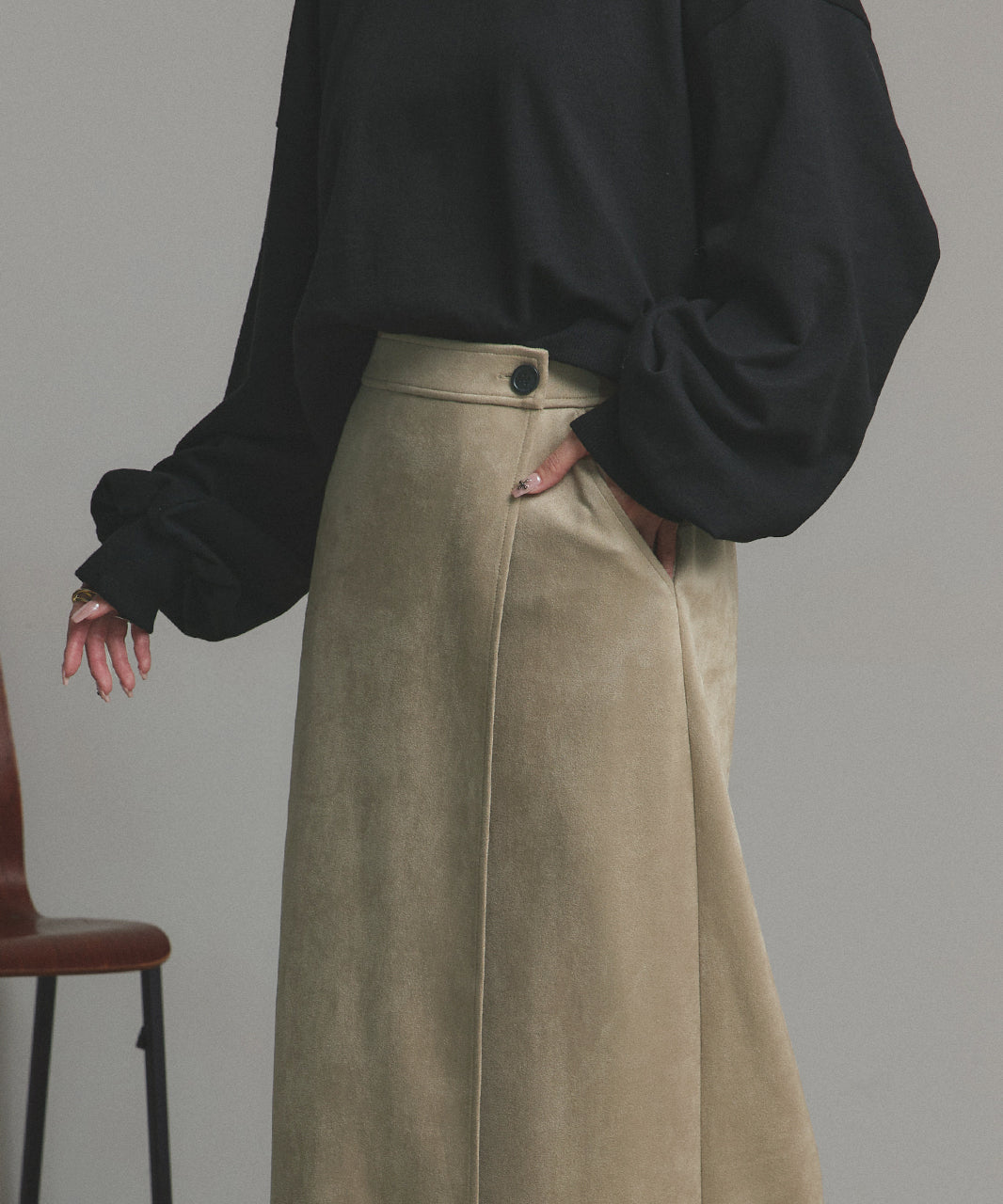 アドティエ ad thie 【2025AW新作】スエードラップスカート （キャメル） キャメル