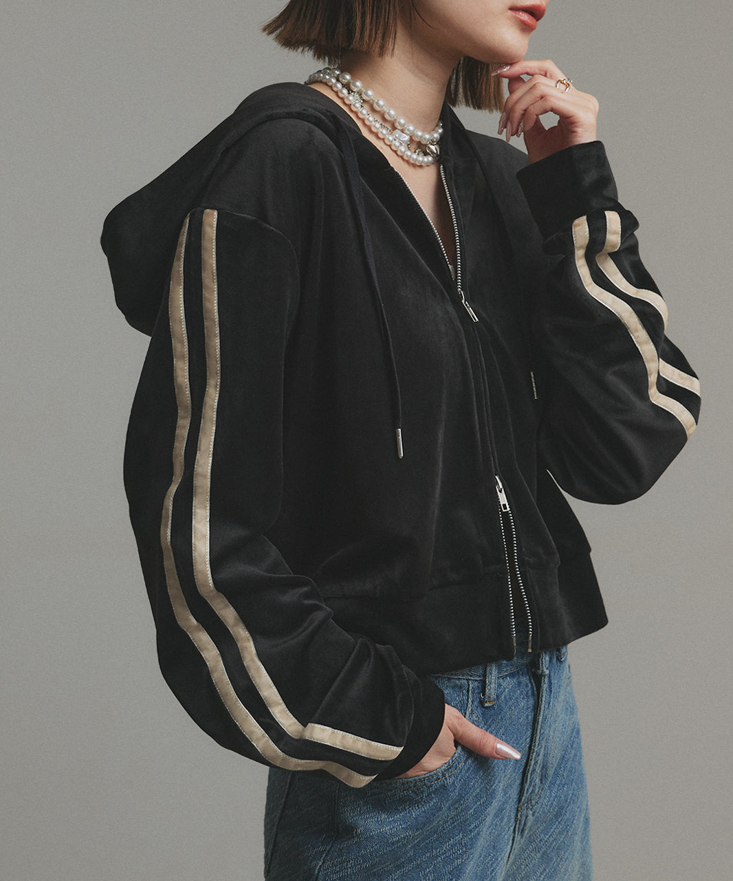 アドティエ ad thie 【2025AW新作】サイドラインジップベロアパーカー （ブラック） ブラック