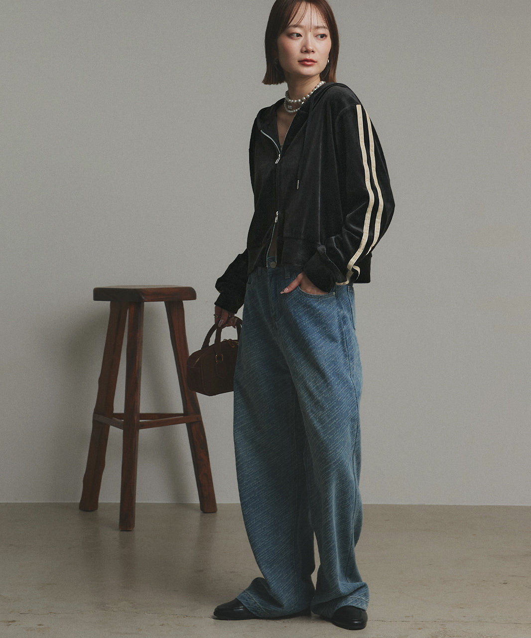 アドティエ ad thie 【2025AW新作】サイドラインジップベロアパーカー （ブラック） ブラック