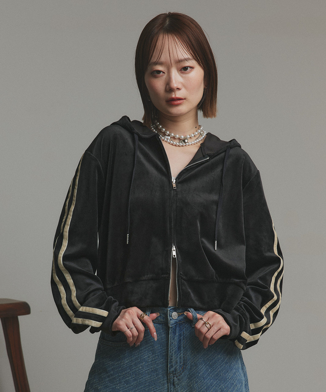 アドティエ ad thie 【2025AW新作】サイドラインジップベロアパーカー （ブラック） ブラック