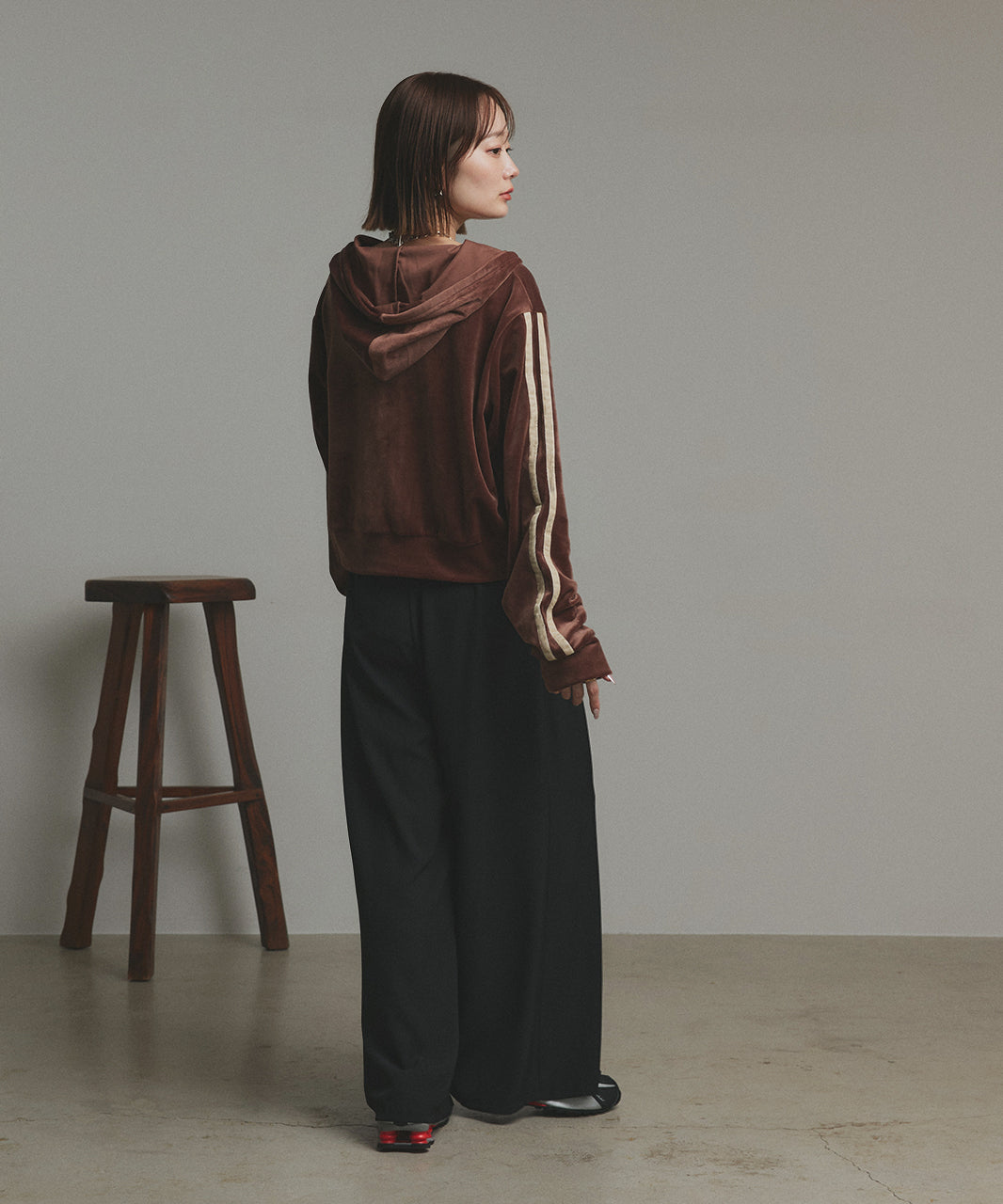 アドティエ ad thie 【2025AW新作】サイドラインジップベロアパーカー （ブラック） ブラック