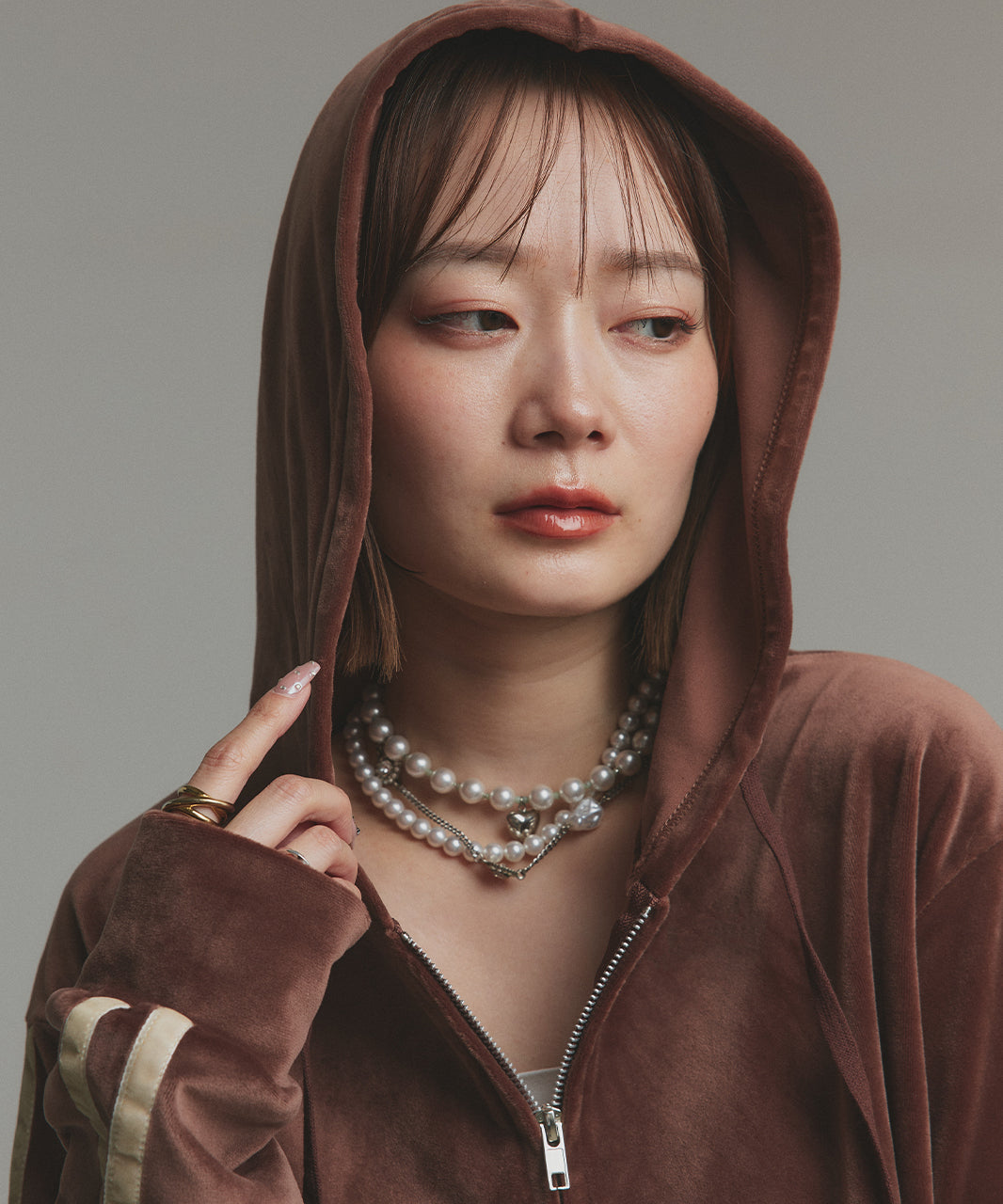 アドティエ ad thie 【2025AW新作】サイドラインジップベロアパーカー （ブラック） ブラック