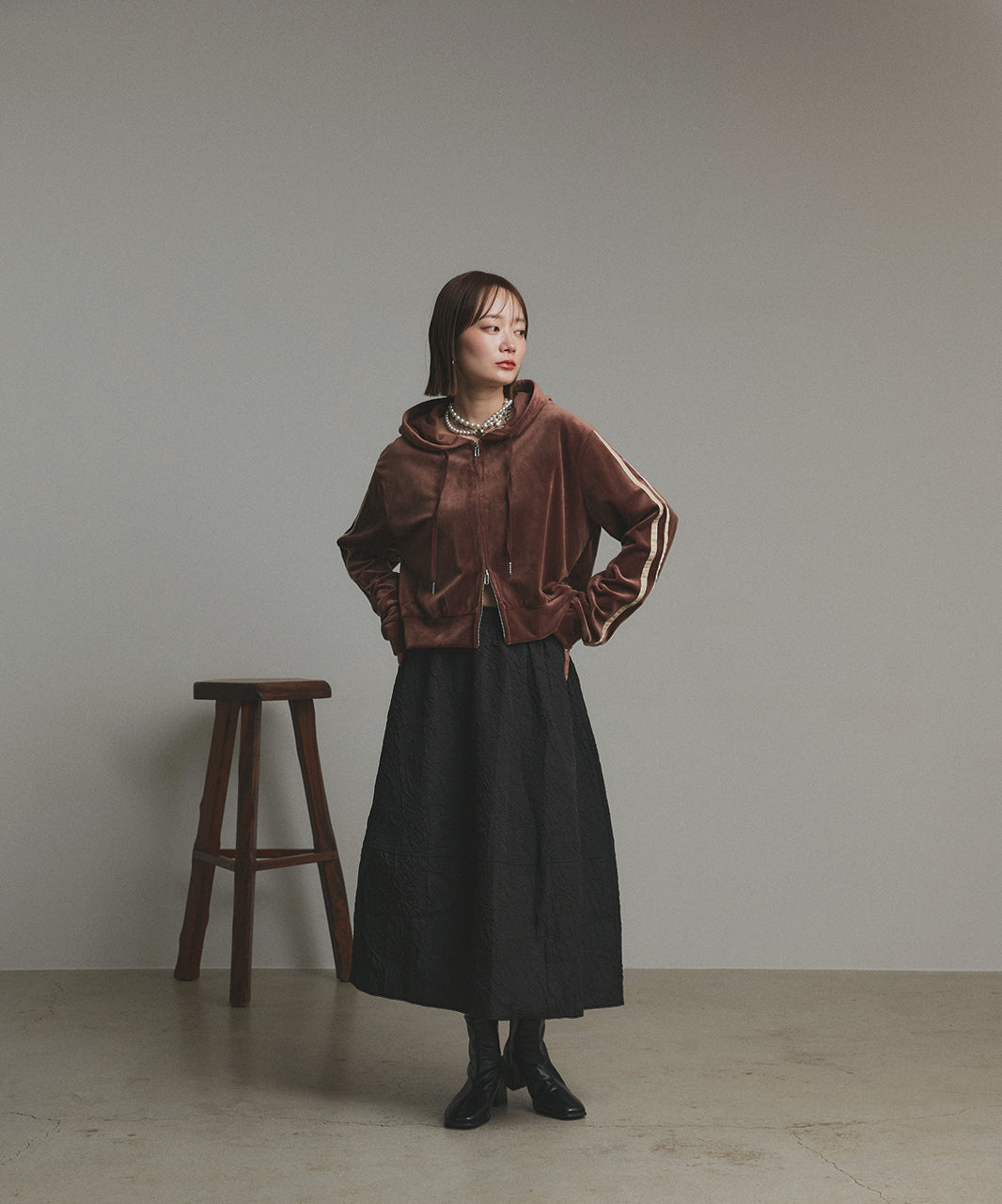 アドティエ ad thie 【2025AW新作】サイドラインジップベロアパーカー （ブラック） ブラック