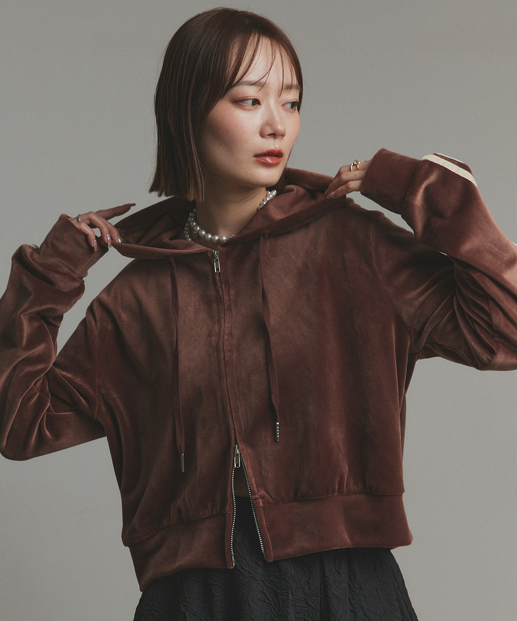 アドティエ ad thie 【2025AW新作】サイドラインジップベロアパーカー （ブラック） ブラック