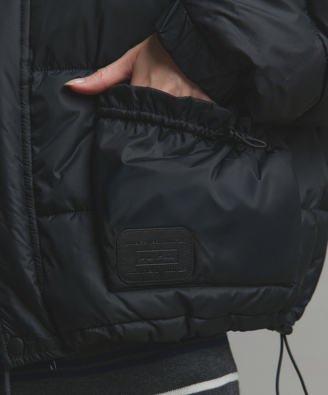 アドティエ ad thie 【2025AW新作】レザーパッチ中綿ダウンブルゾン （ブラック） ブラック