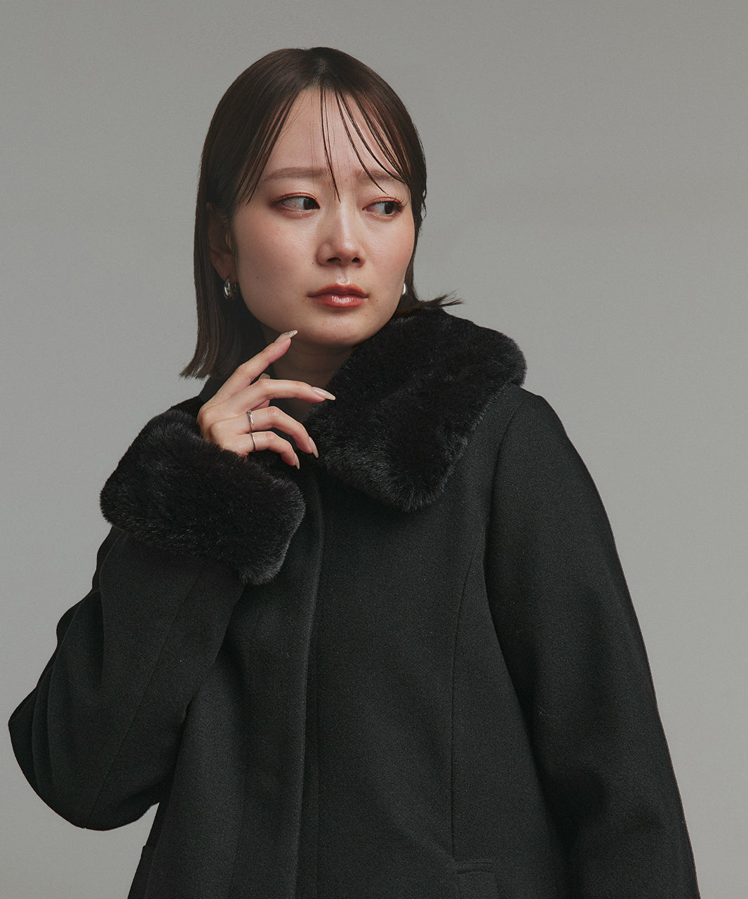 アドティエ ad thie 【2025AW新作】ファーカラー2WAYミドルコート （ブラック） ブラック