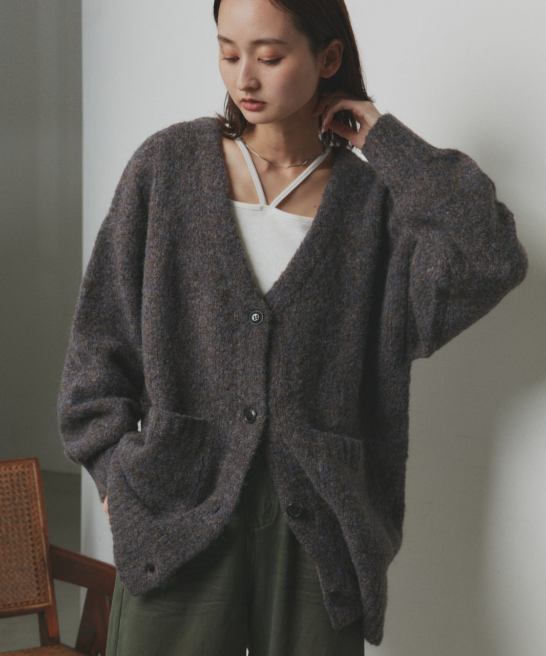 アドティエ ad thie ふんわり・ブークレ Vネックニットカーディガン （モカ） モカ
