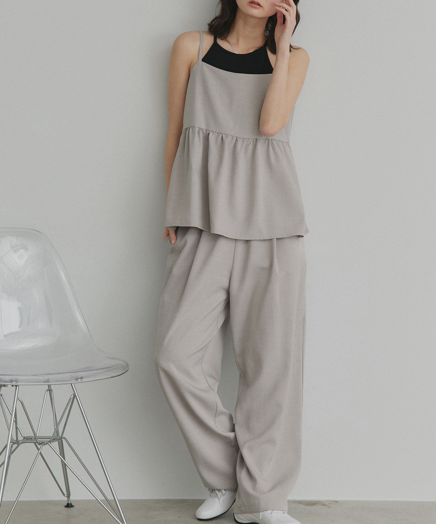アドティエ ad thie ペプラムキャミソール ロングパンツ セットアップ （ライトグレー） ライトグレー