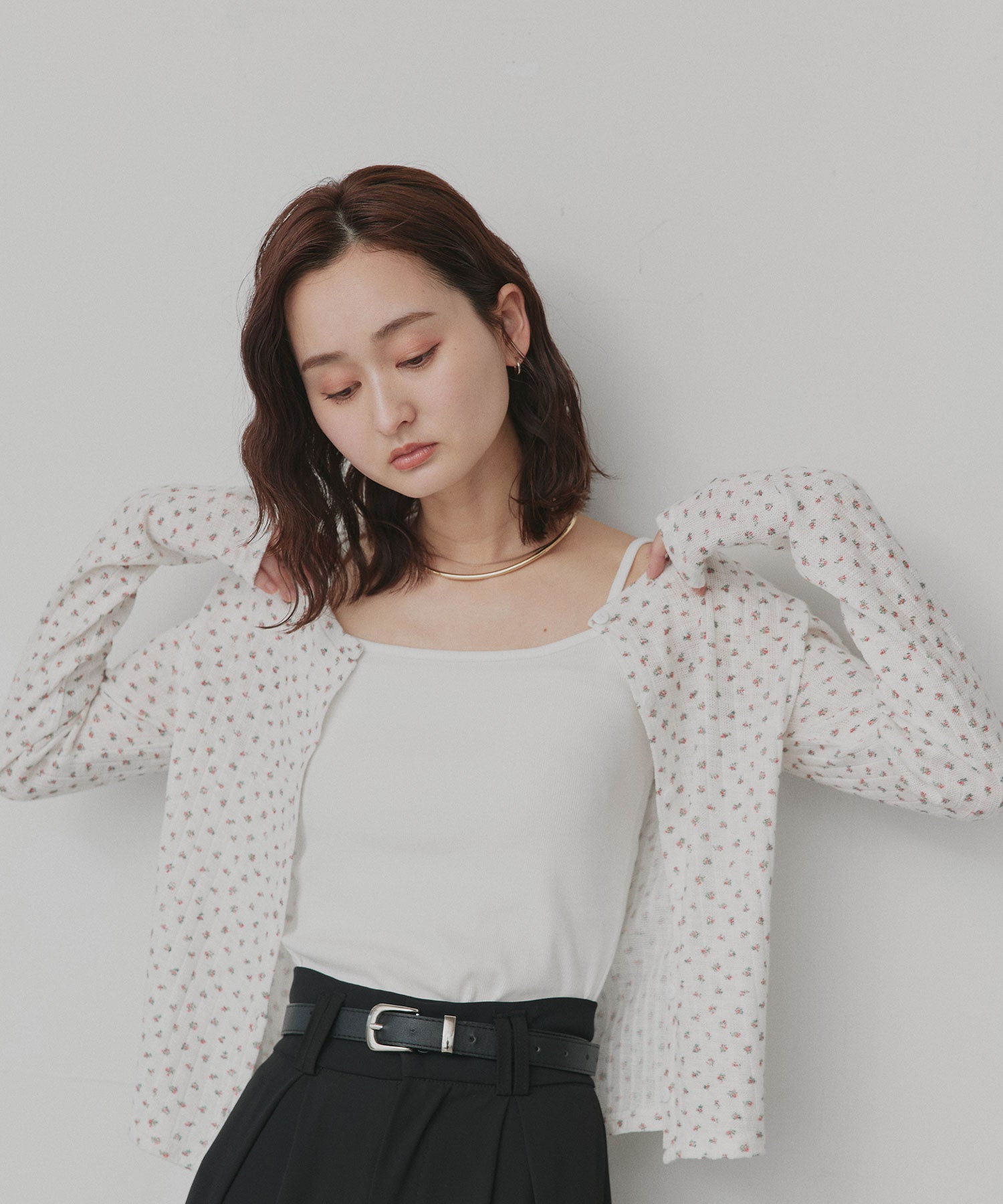 アドティエ ad thie 【2026SS新作】小花柄透かし編みニットカーディガン リブキャミソールセット （オフホワイト） オフホワイト