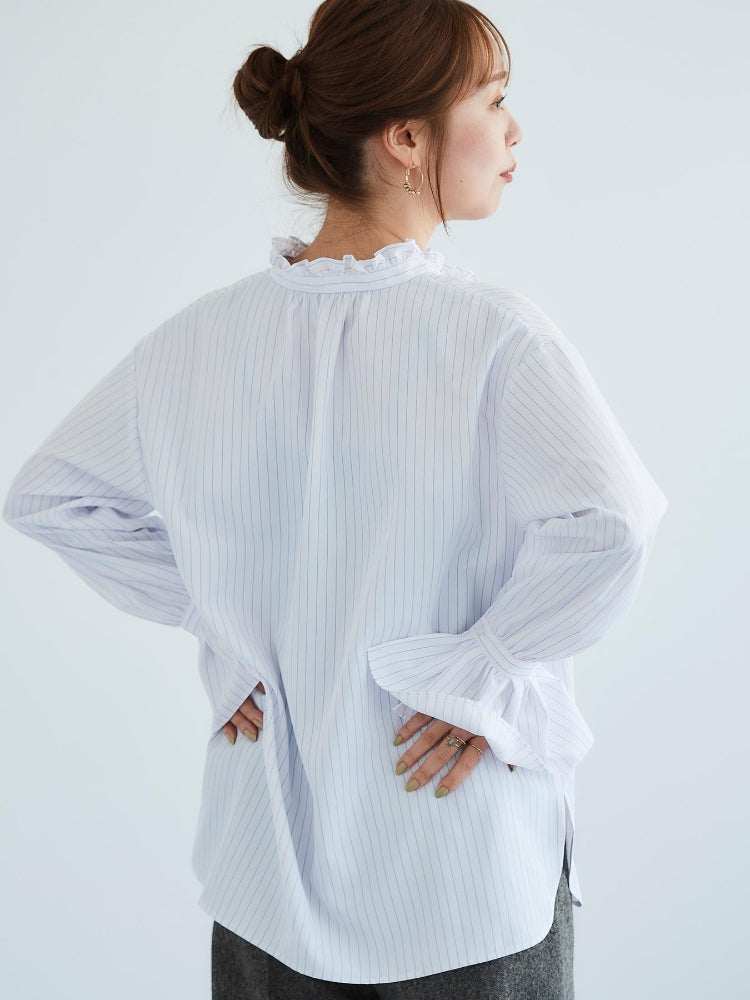 le.coeur blanc フリルネック前釦ブラウス