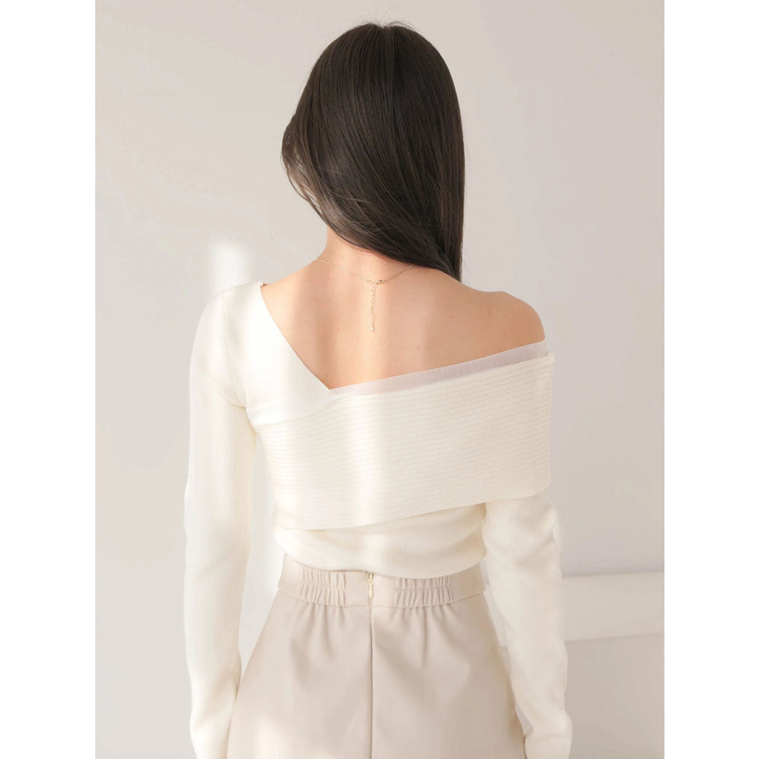 LIP SERVICE LIP SERVICE Sheer Line Asymmetric Shoulder Knit