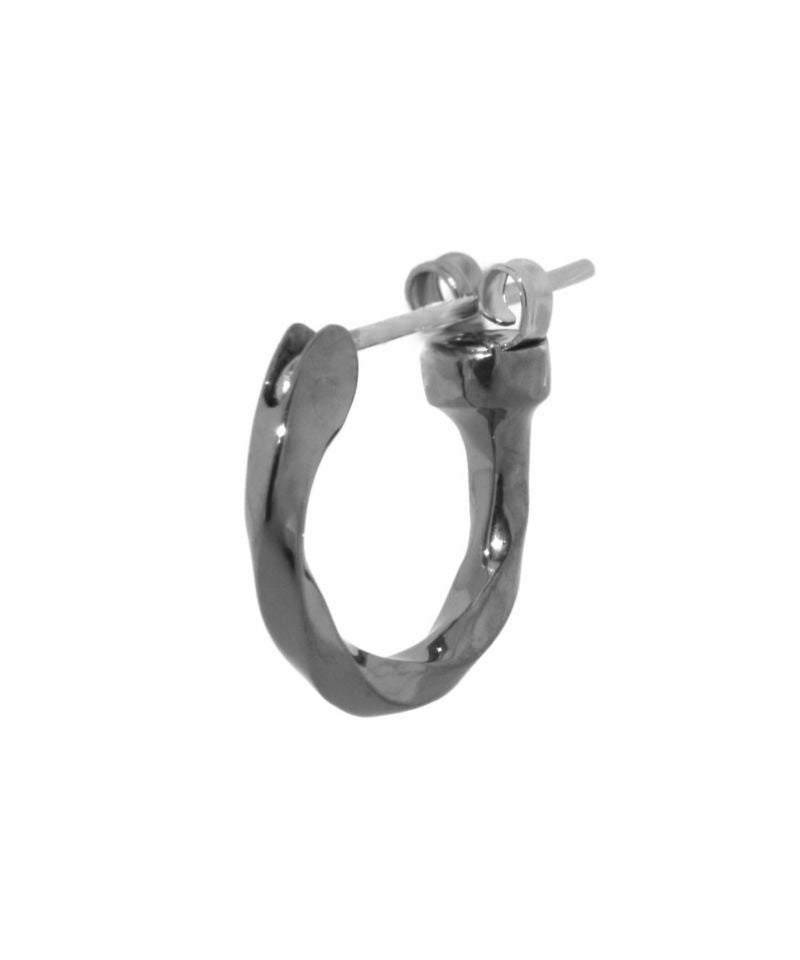 ライオンハート LION HEART クロッシングピアス（ツイスト）/シルバー925 （ブラック） ブラック