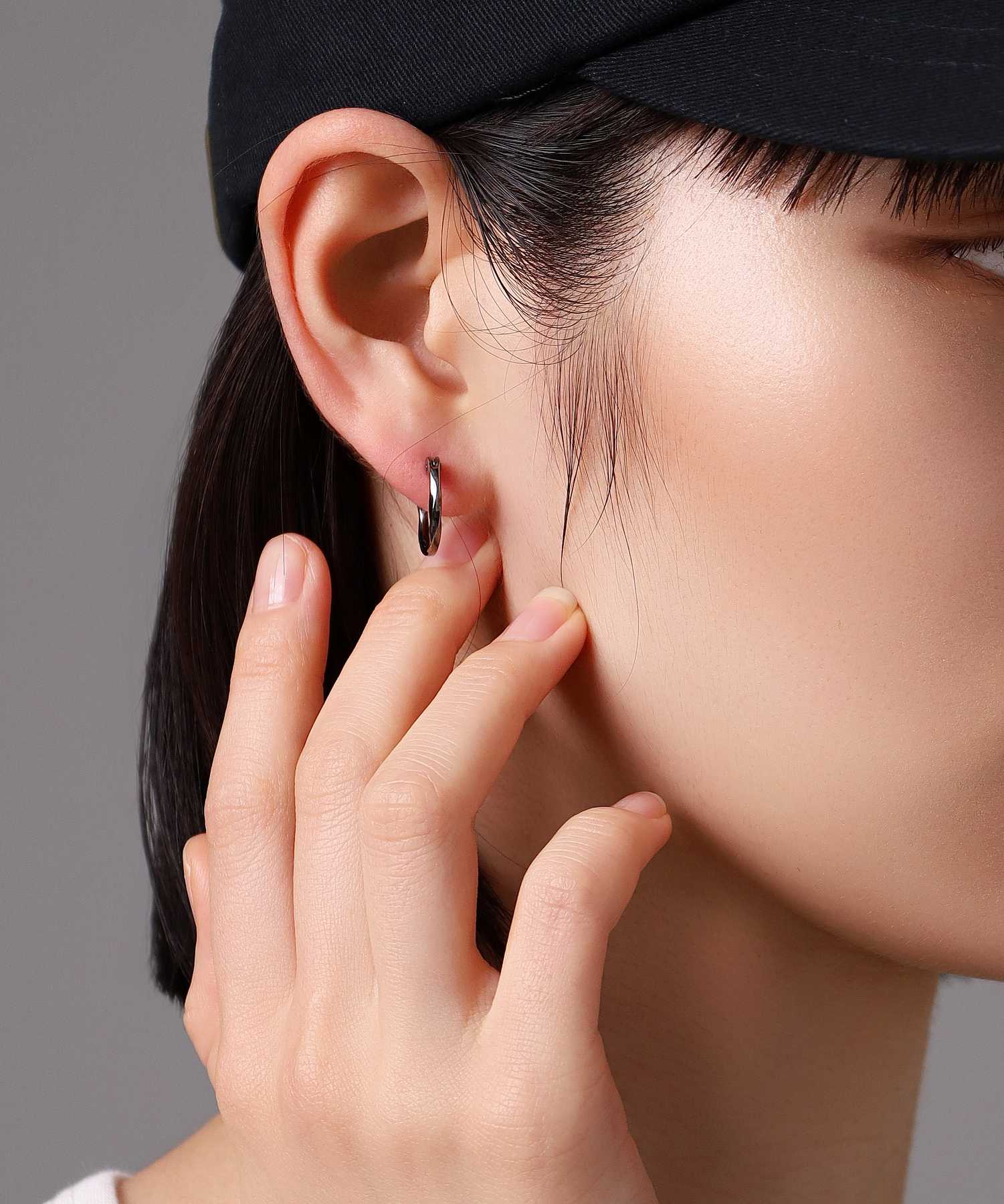 ライオンハート LION HEART クロッシングピアス（ツイスト）/シルバー925 （ブラック） ブラック