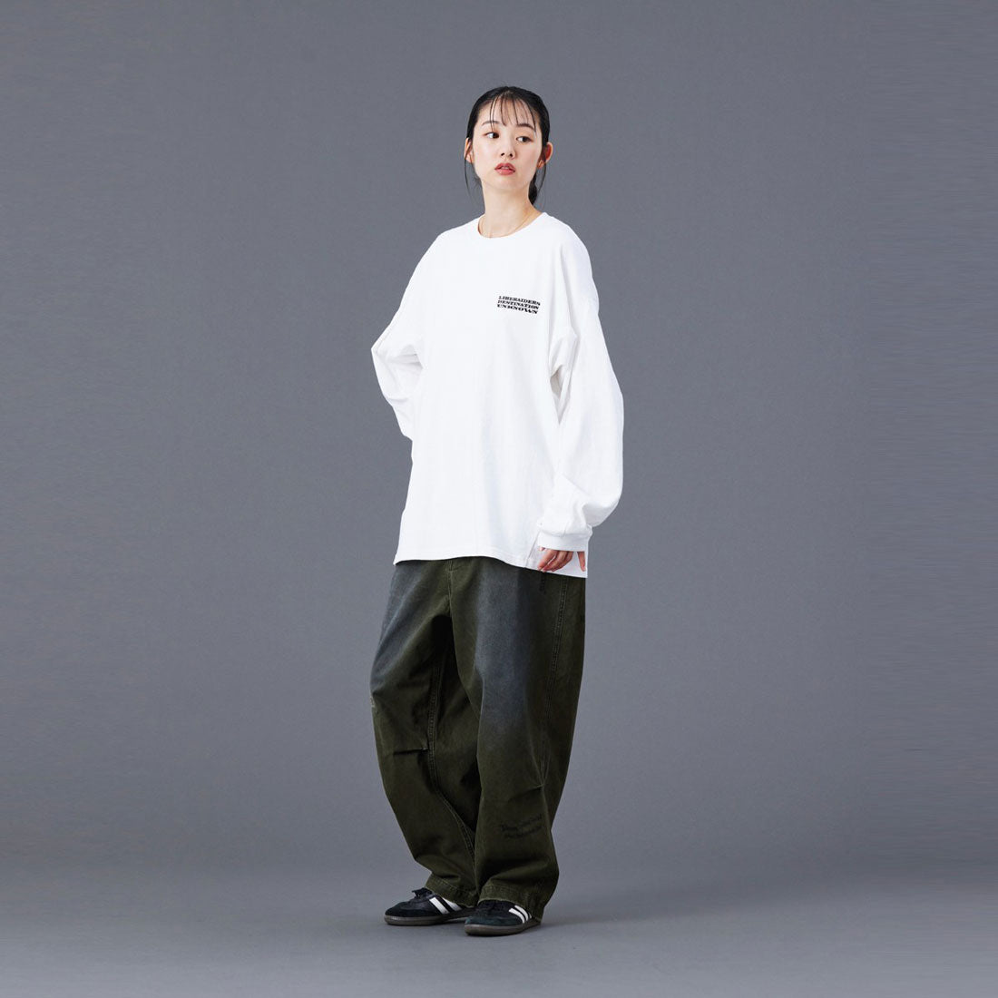 リベレイダース Liberaiders ハンドライティング プリント チノ サルエルパンツ（HANDWRITING PRINT CHINO SARROUEL PANTS） （GREEN） GREEN