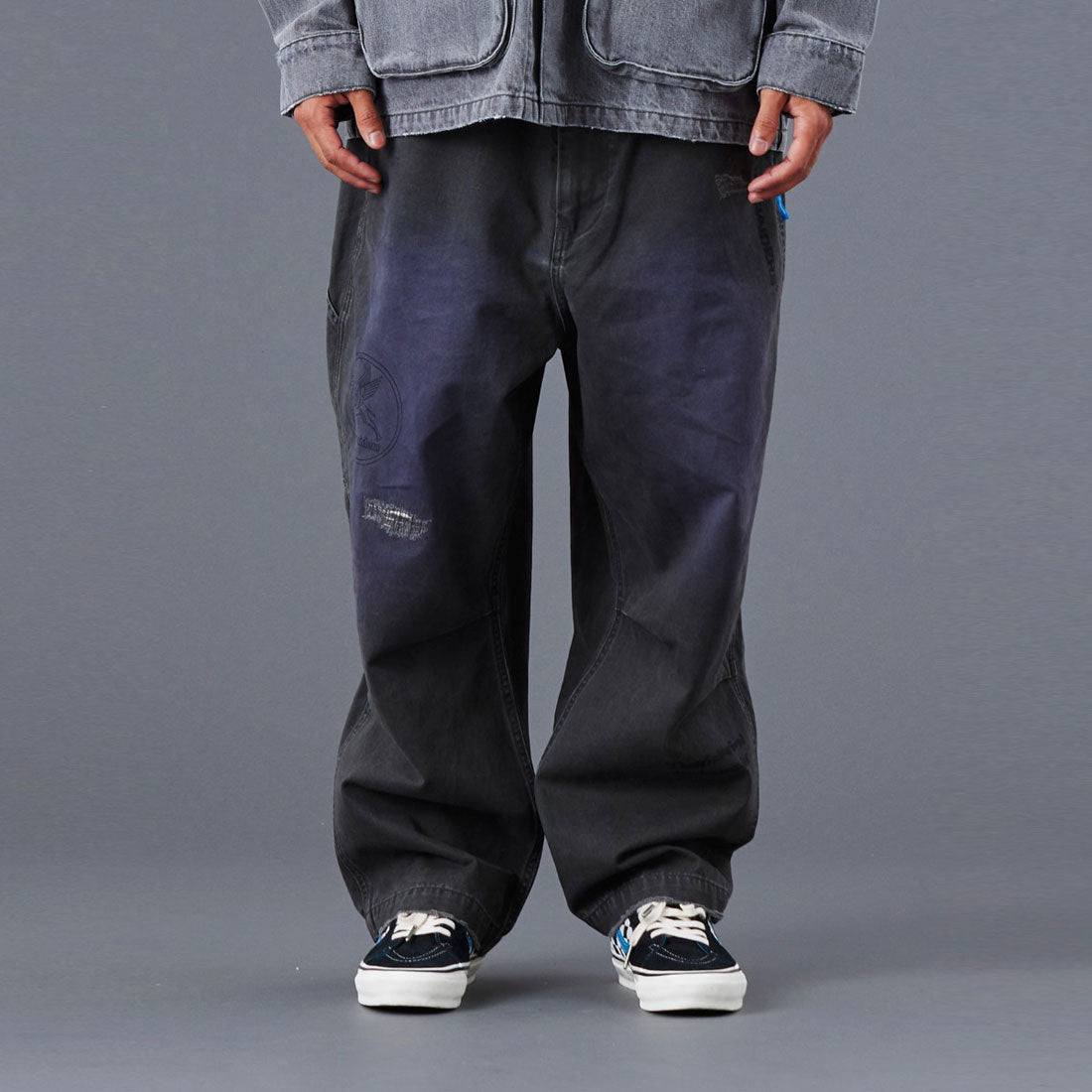 リベレイダース Liberaiders ハンドライティング プリント チノ サルエルパンツ（HANDWRITING PRINT CHINO SARROUEL PANTS） （CHARCOAL） CHARCOAL