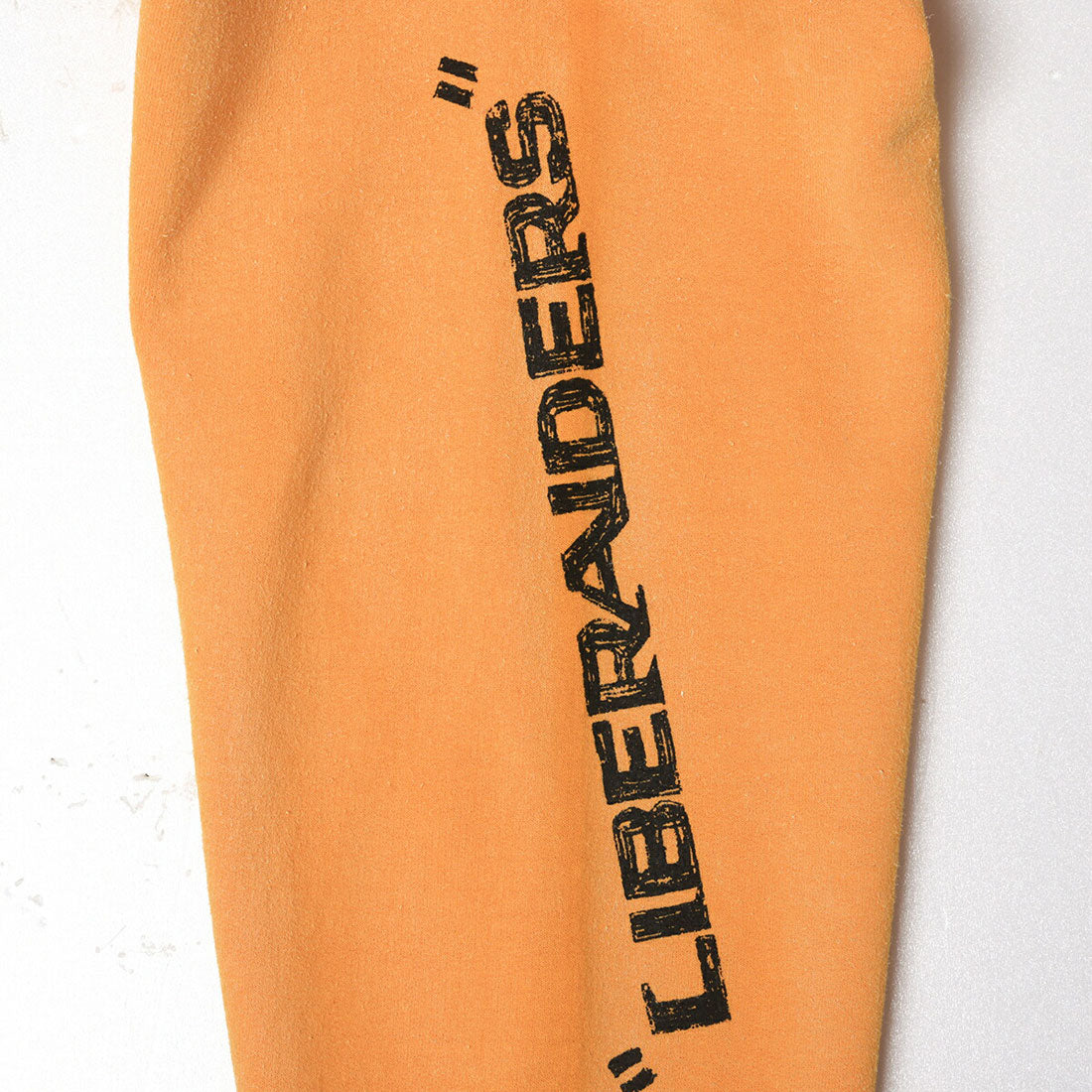 リベレイダース Liberaiders Liberaiders HANDWRITING PRINT CREWNECK（リベレイダース ハンドライティング プリント クルーネック） （YELLOW） YELLOW