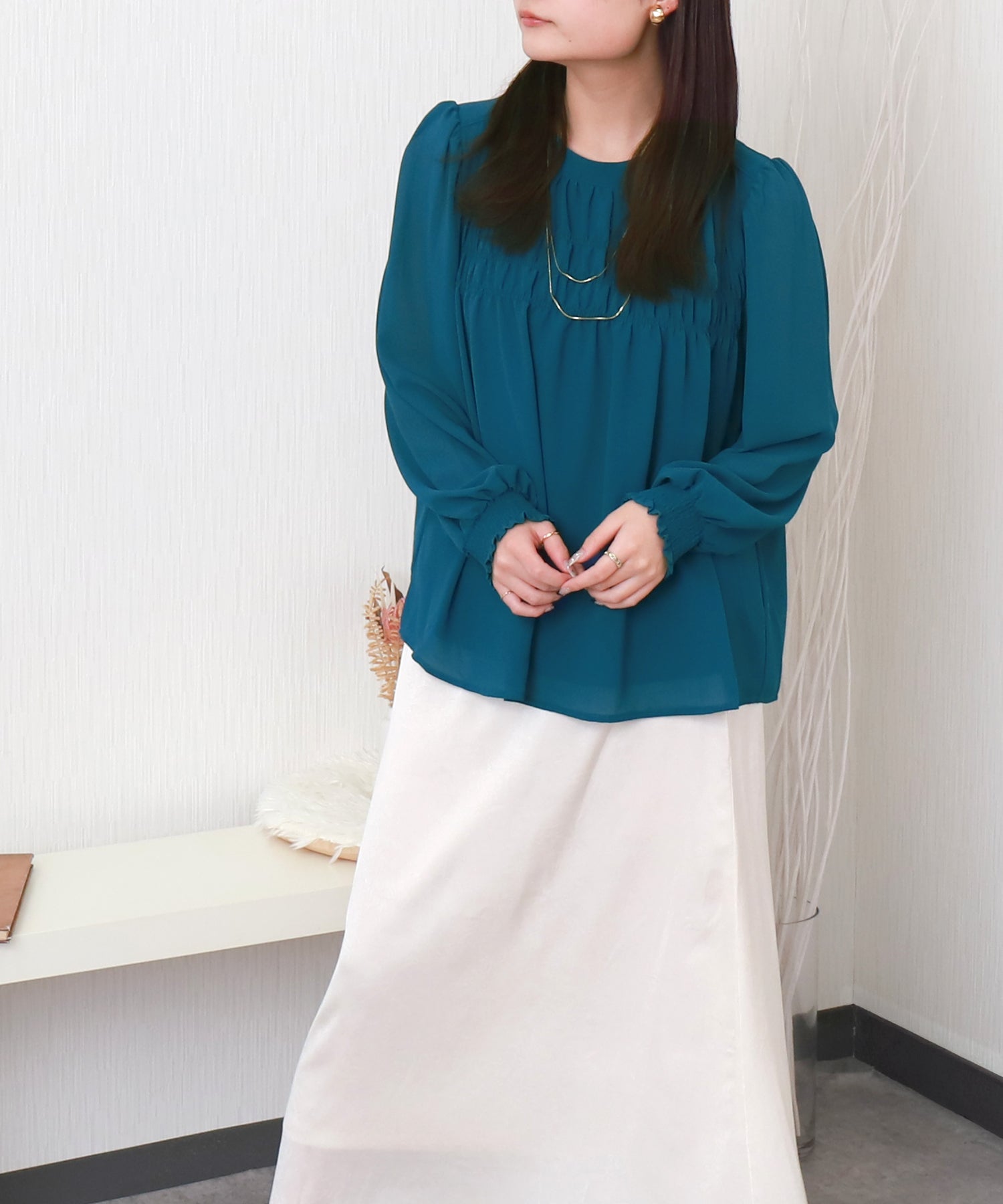 リベル モア libelle more シルク風シフォンシアーレイヤードシャーリングブラウス （オフ） オフ