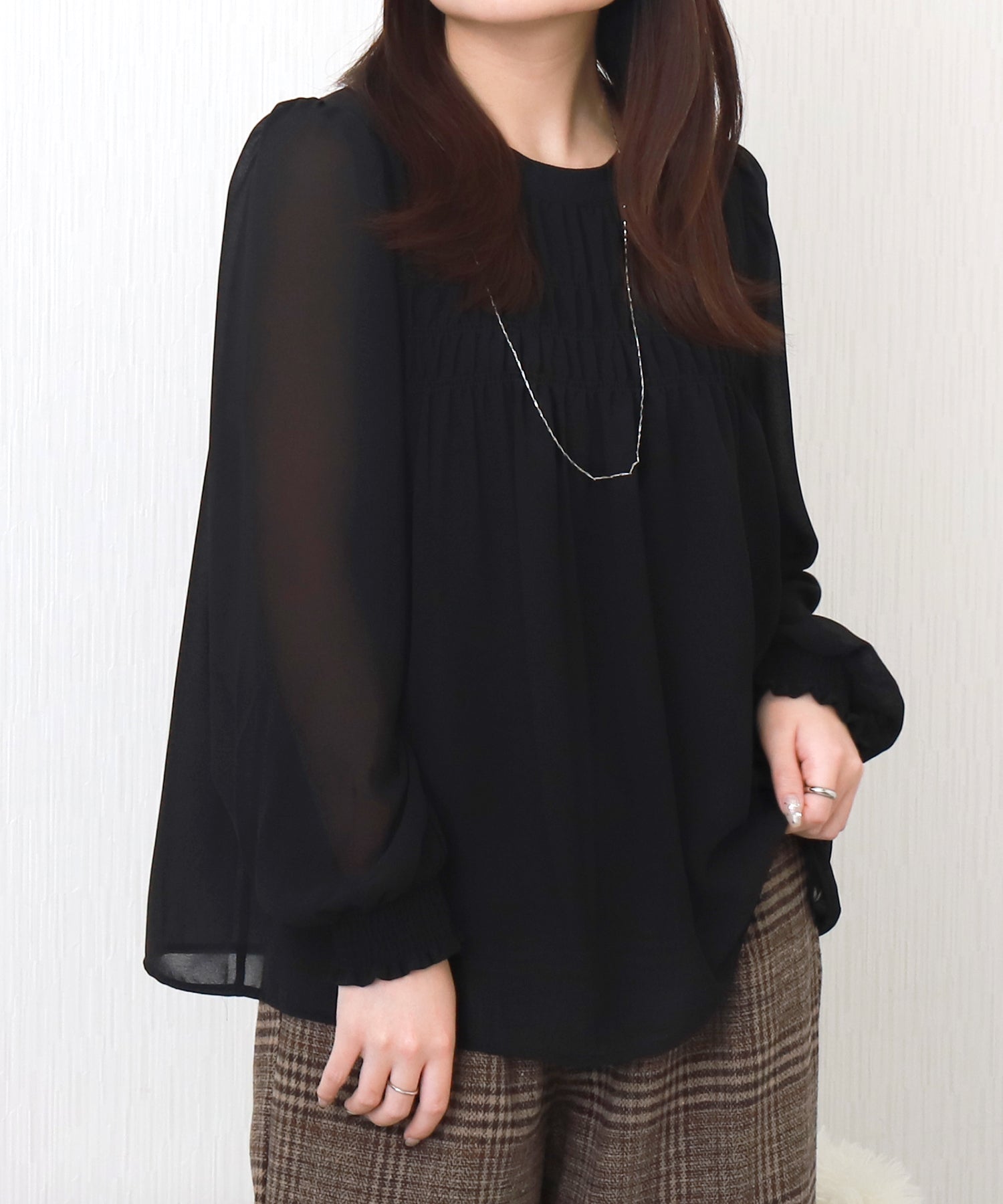 リベル モア libelle more シルク風シフォンシアーレイヤードシャーリングブラウス （クロ） クロ
